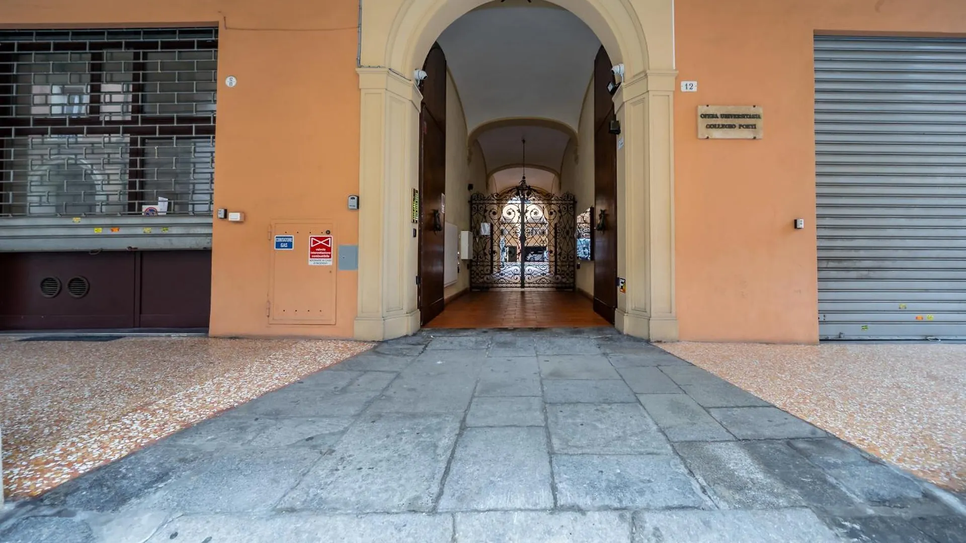Luxury Flat And Free Parking Appartement Bologna 0*,  Italië